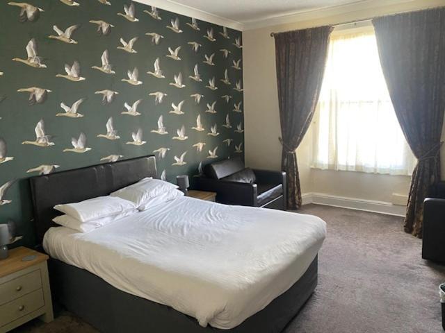 Stags Head Hotel โบว์เนส ออน วินเดอเมียร์ ภายนอก รูปภาพ